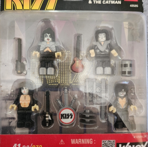 KISS World Tour Memorabilia Set - Picture 5 of 7